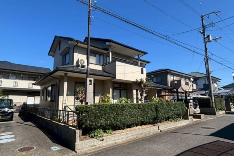 伊予市・K様邸_ツゲ椋木ムクゲ剪定・伐採_施工後アイキャッチ