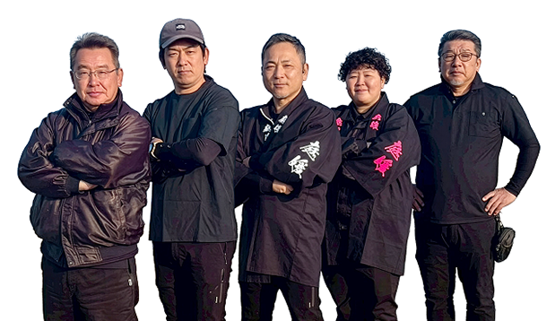 スタッフの集合写真