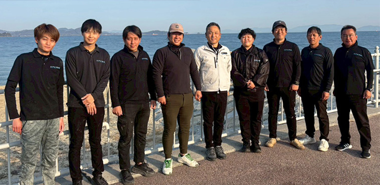 スタッフ集合写真